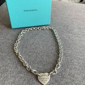 Tiffany’s heart choker chain necklace